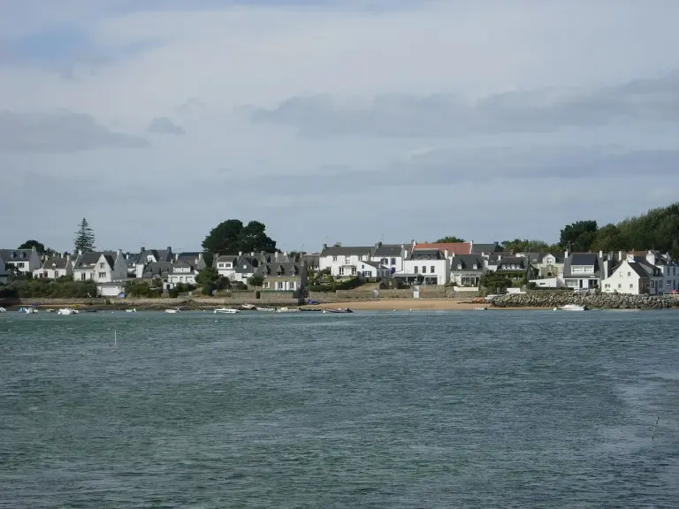Le hameau du Vieux-Passage à Plouhinec au bord de la ria d’Étel