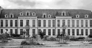 Façade sud de l’hôtel d’Aumont, siège du tribunal administratif de Paris