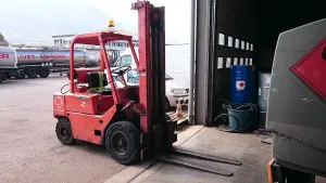 Chariot élévateur utilisé pour illustrer une formation de cariste