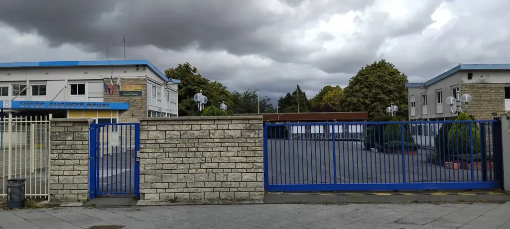 Lycée Auguste-Béhal de Lens — entrée principale