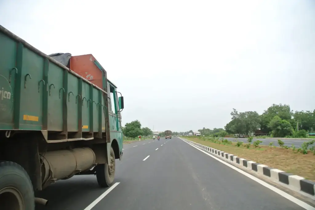 Camion de transport routier de marchandises